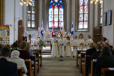 1. Heilige Kommunion in St. Crescentius (Foto: Karl-Franz Thiede)